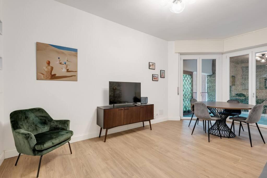 Easylife - Cozy & Comfy Apt In Design District Milánó Kültér fotó
